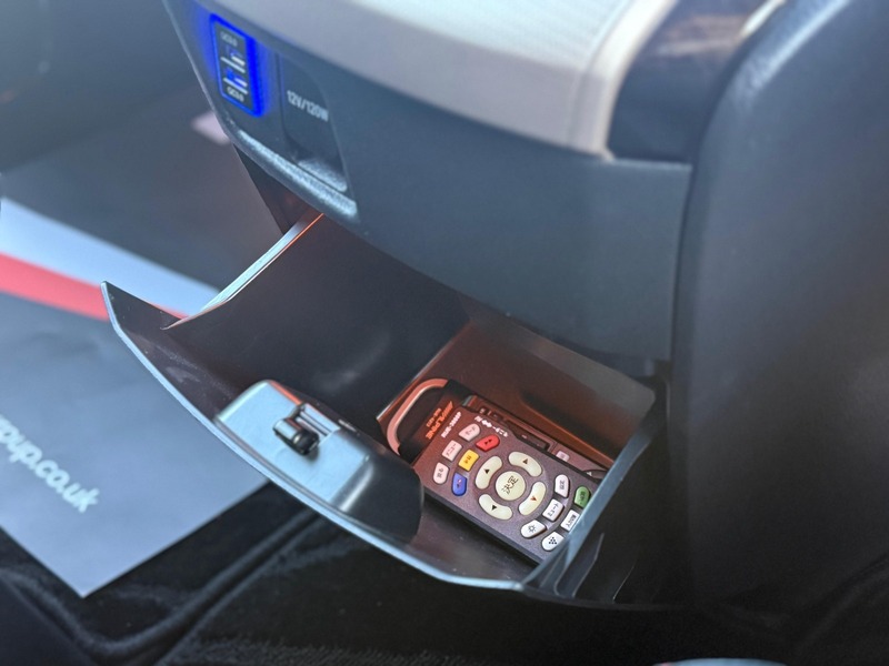 Used Toyota Vellfire 2014 for sale - 76520900: Photo 27