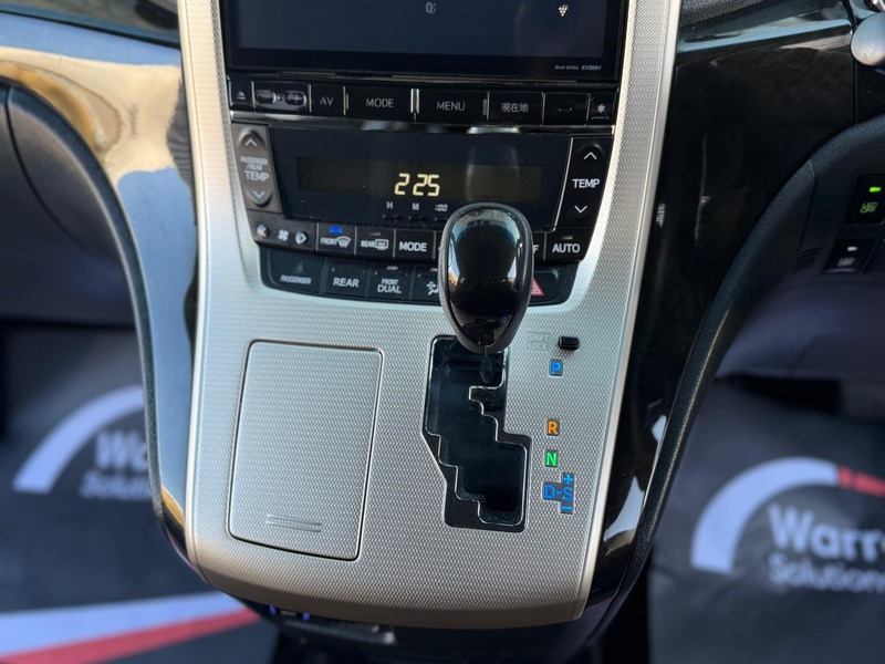 Used Toyota Vellfire 2014 for sale - 76520900: Photo 33