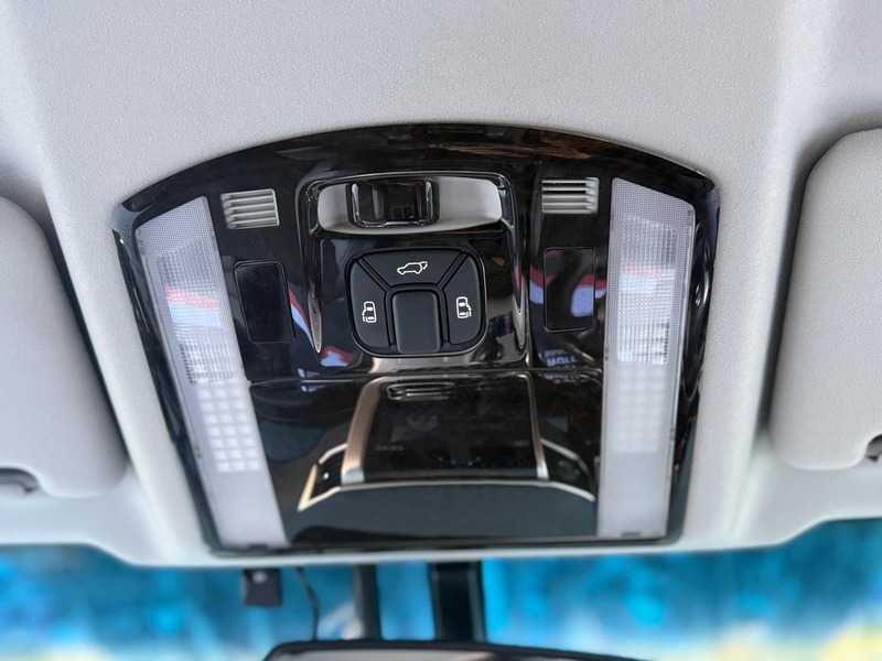 Used Toyota Vellfire 2014 for sale - 76520900: Photo 35