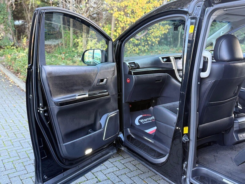 Used Toyota Vellfire 2014 for sale - 76520900: Photo 40