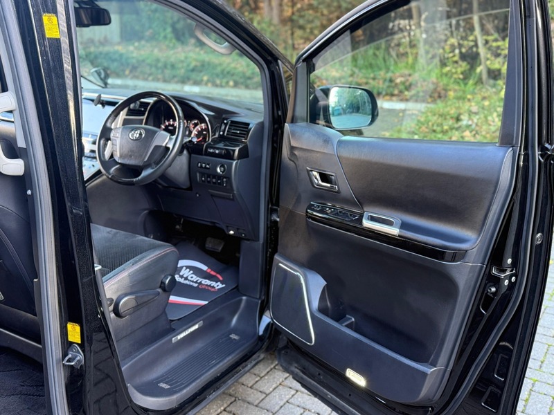 Used Toyota Vellfire 2014 for sale - 76520900: Photo 41