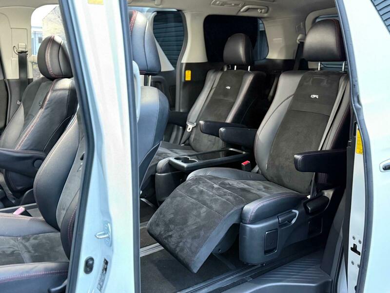 Used Toyota Vellfire 2024 for sale - 76884581: Photo 3