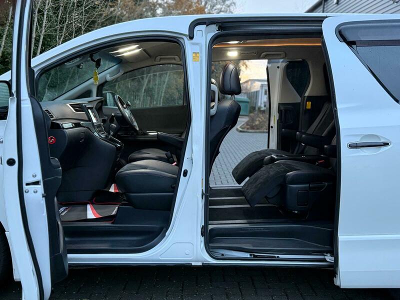 Used Toyota Vellfire 2024 for sale - 76884581: Photo 32