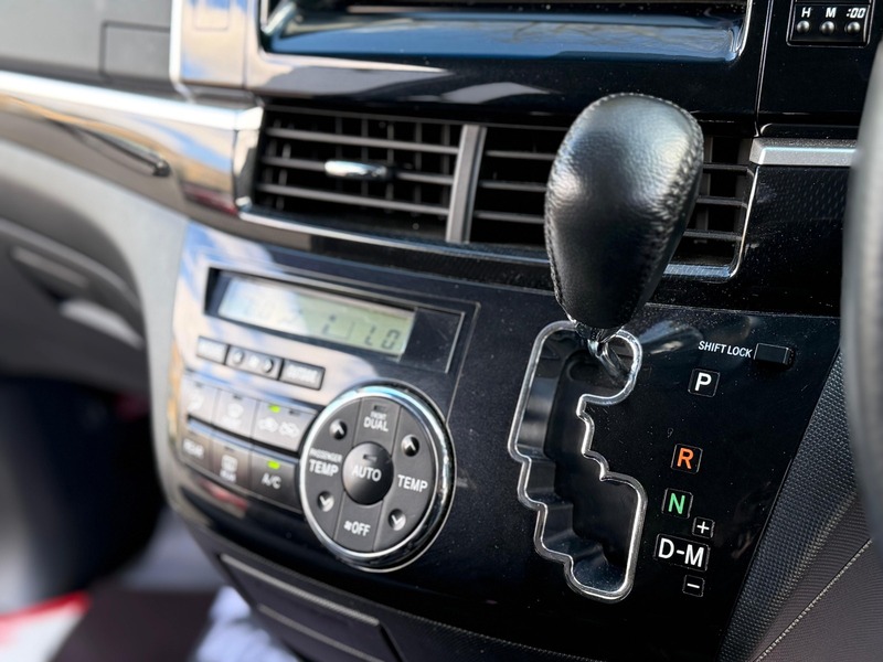 Used Toyota Estima 2014 for sale - 77693995: Photo 19