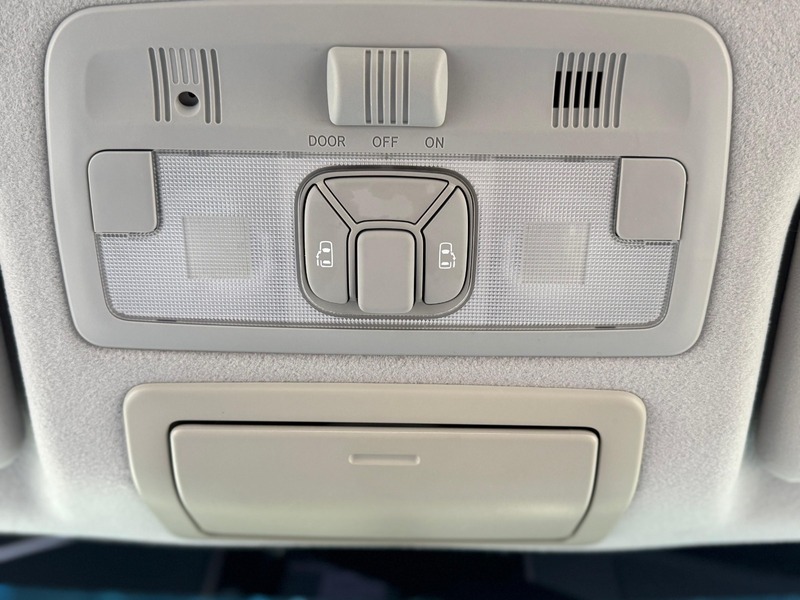 Used Toyota Estima 2014 for sale - 77693995: Photo 23