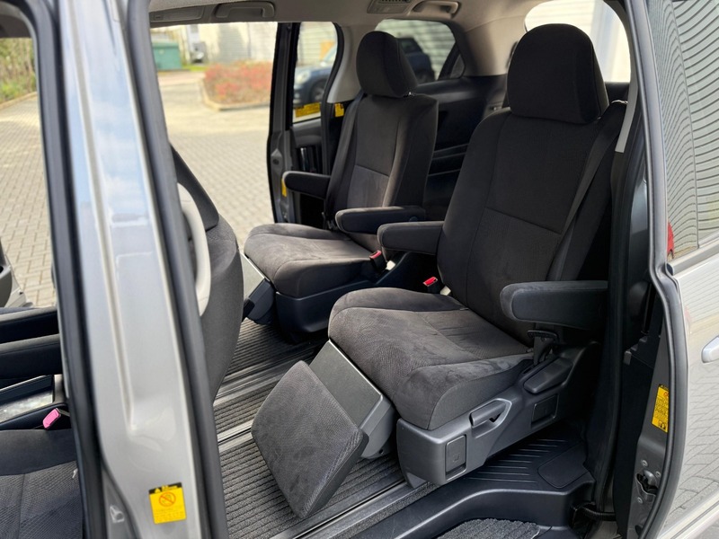 Used Toyota Estima 2014 for sale - 77693995: Photo 3