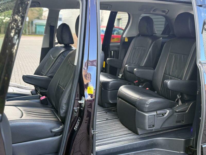 Used Toyota Estima 2013 for sale - 77564139: Photo 2