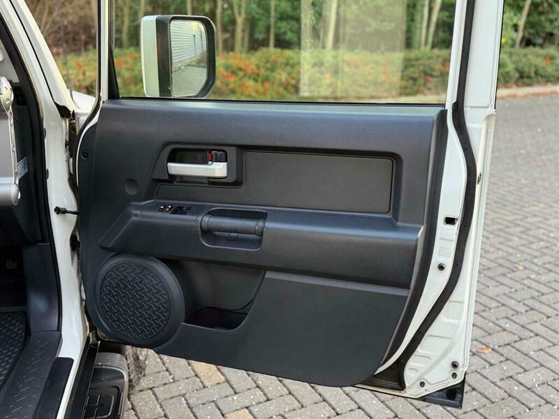 Used Toyota FJ Cruiser 2016 for sale - 76986564: Photo 29