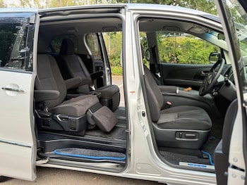 Used Toyota Estima 2015 for sale - 79602105: Photo