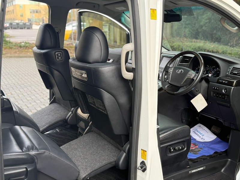 Used Toyota Vellfire 2013 for sale - 77452724: Photo 16