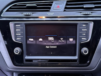 Used Volkswagen Touran 2026 for sale - 78487104: Photo