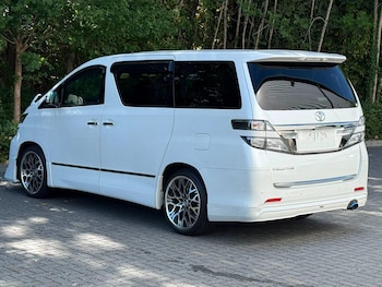 Used Toyota Vellfire 2013 for sale - 79464139: Photo