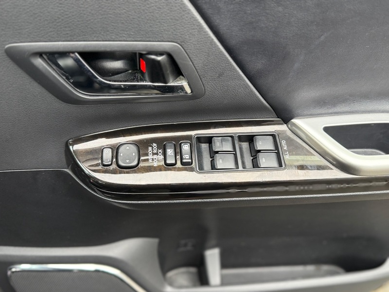 Used Toyota Vellfire 2013 for sale - 77241816: Photo 26