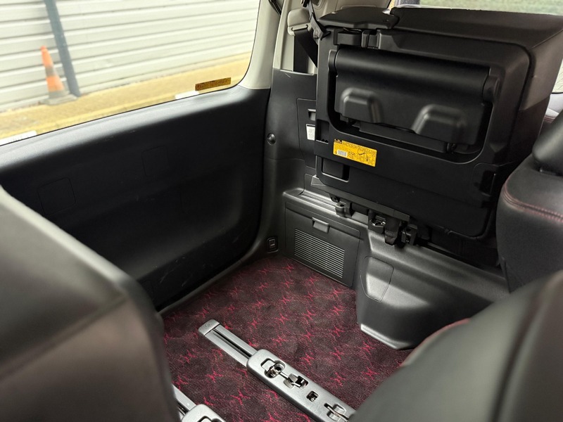 Used Toyota Vellfire 2013 for sale - 77241816: Photo 33