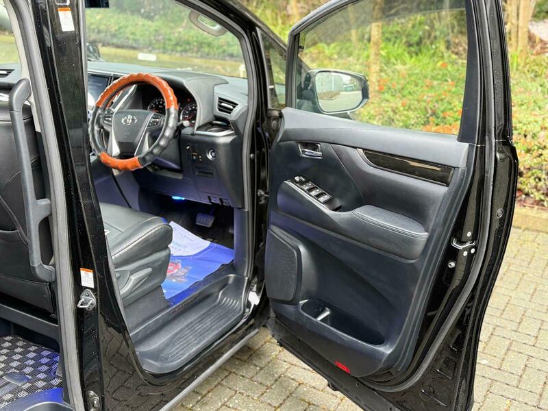 Used Toyota Vellfire 2015 for sale - 77508170: Photo 46