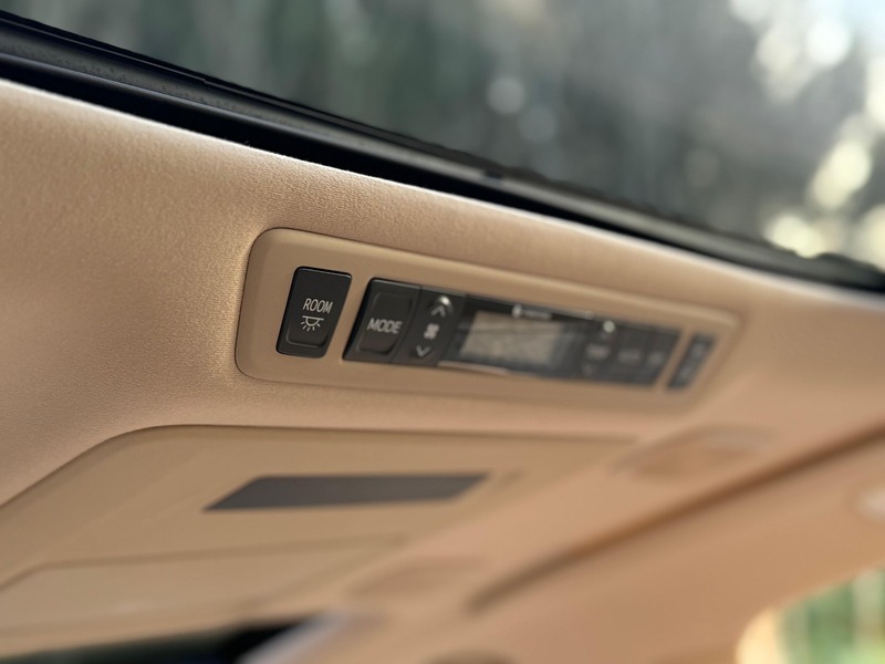 Used Toyota Vellfire 2014 for sale - 77236908: Photo 27