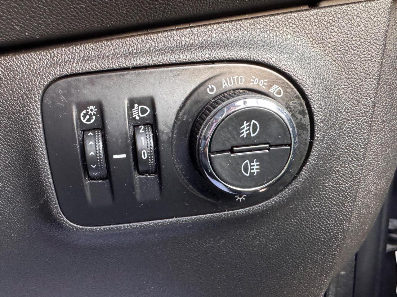 Used Vauxhall Corsa 2015 for sale - 78010969: Photo 33