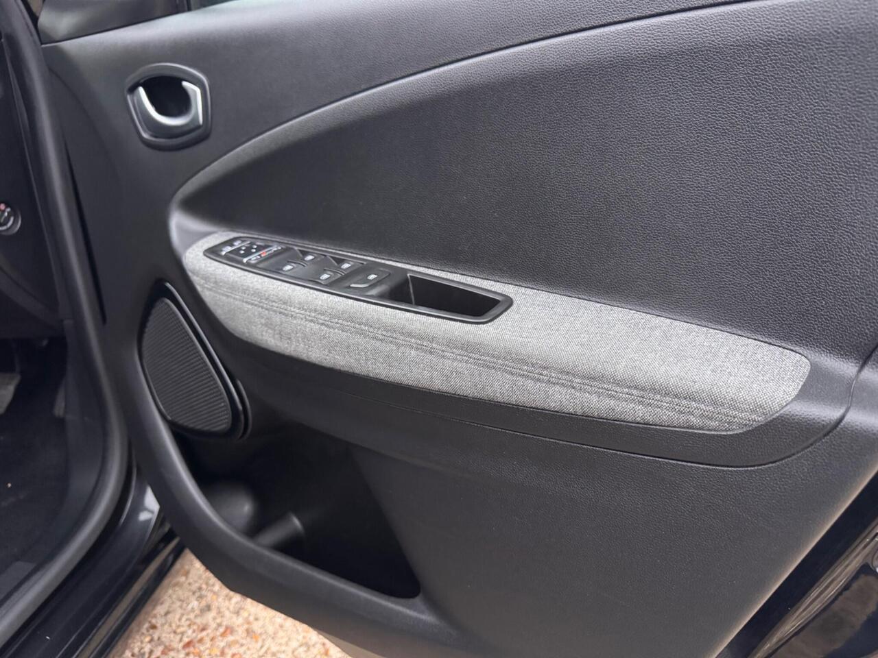 Used Renault Zoe 2020 for sale - 76410308: Photo 22