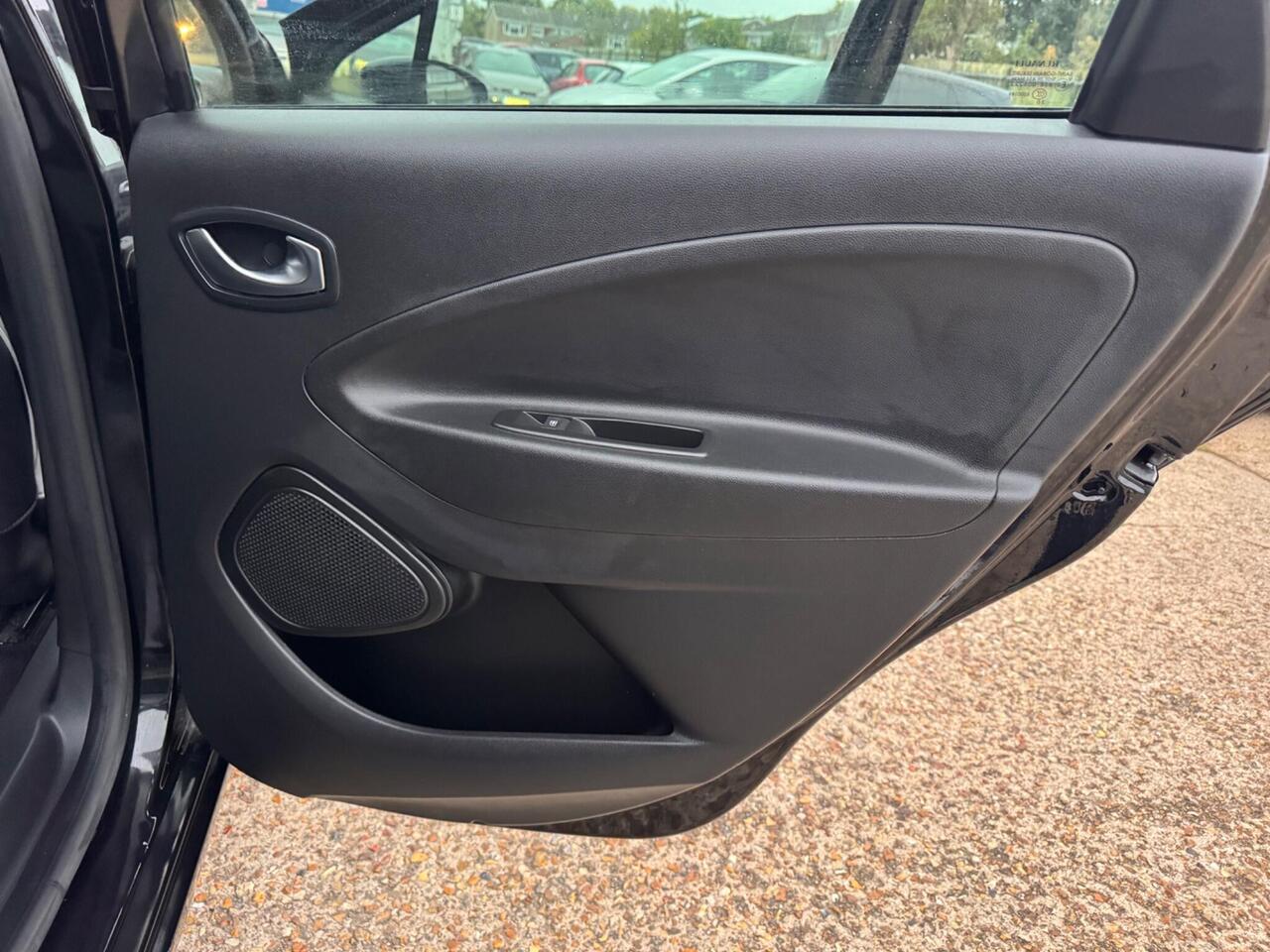 Used Renault Zoe 2020 for sale - 76410308: Photo 25