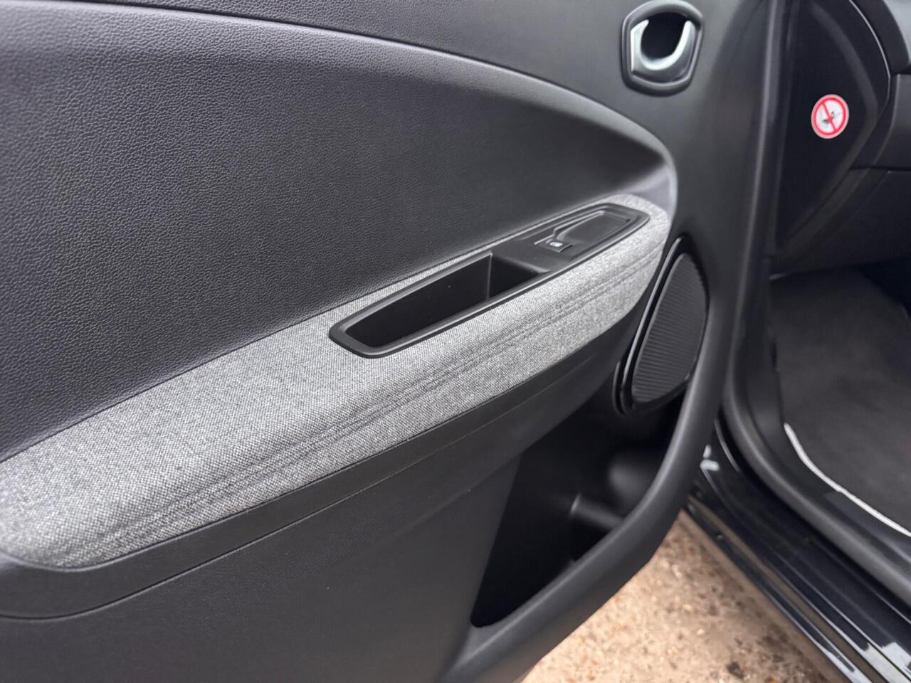 Used Renault Zoe 2020 for sale - 76410308: Photo 30