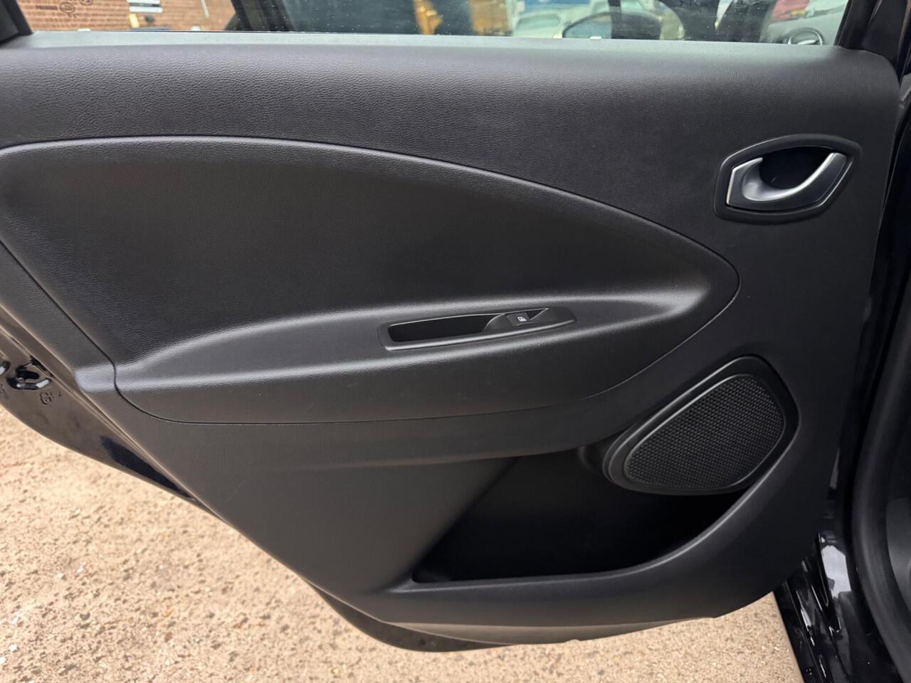 Used Renault Zoe 2020 for sale - 76410308: Photo 33