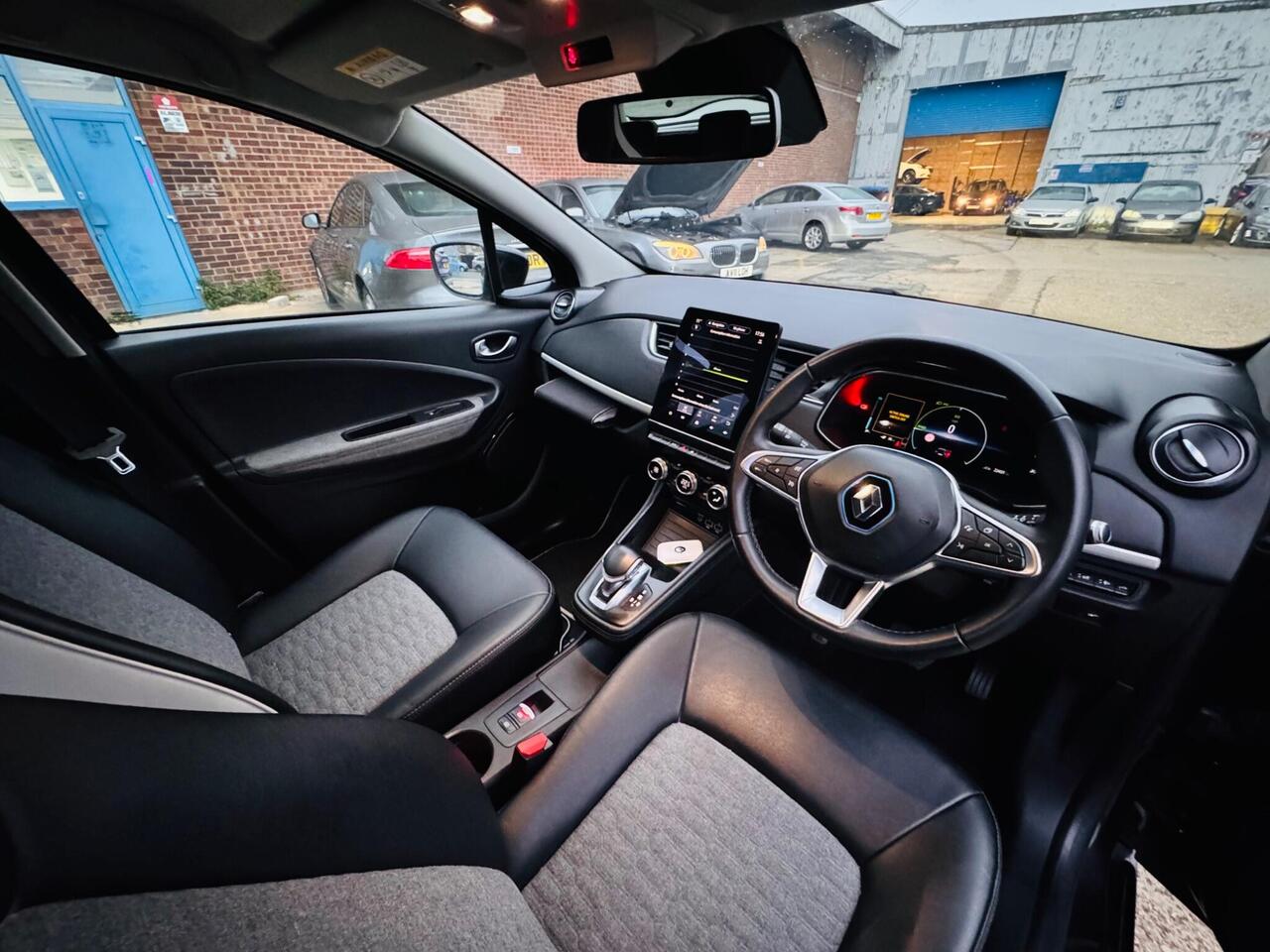 Used Renault Zoe 2020 for sale - 76410308: Photo 57