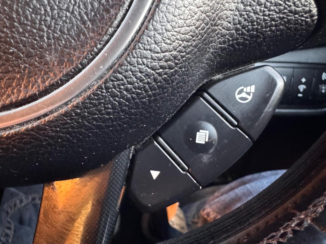 Used Kia Carens 2013 for sale - 76318698: Photo 43