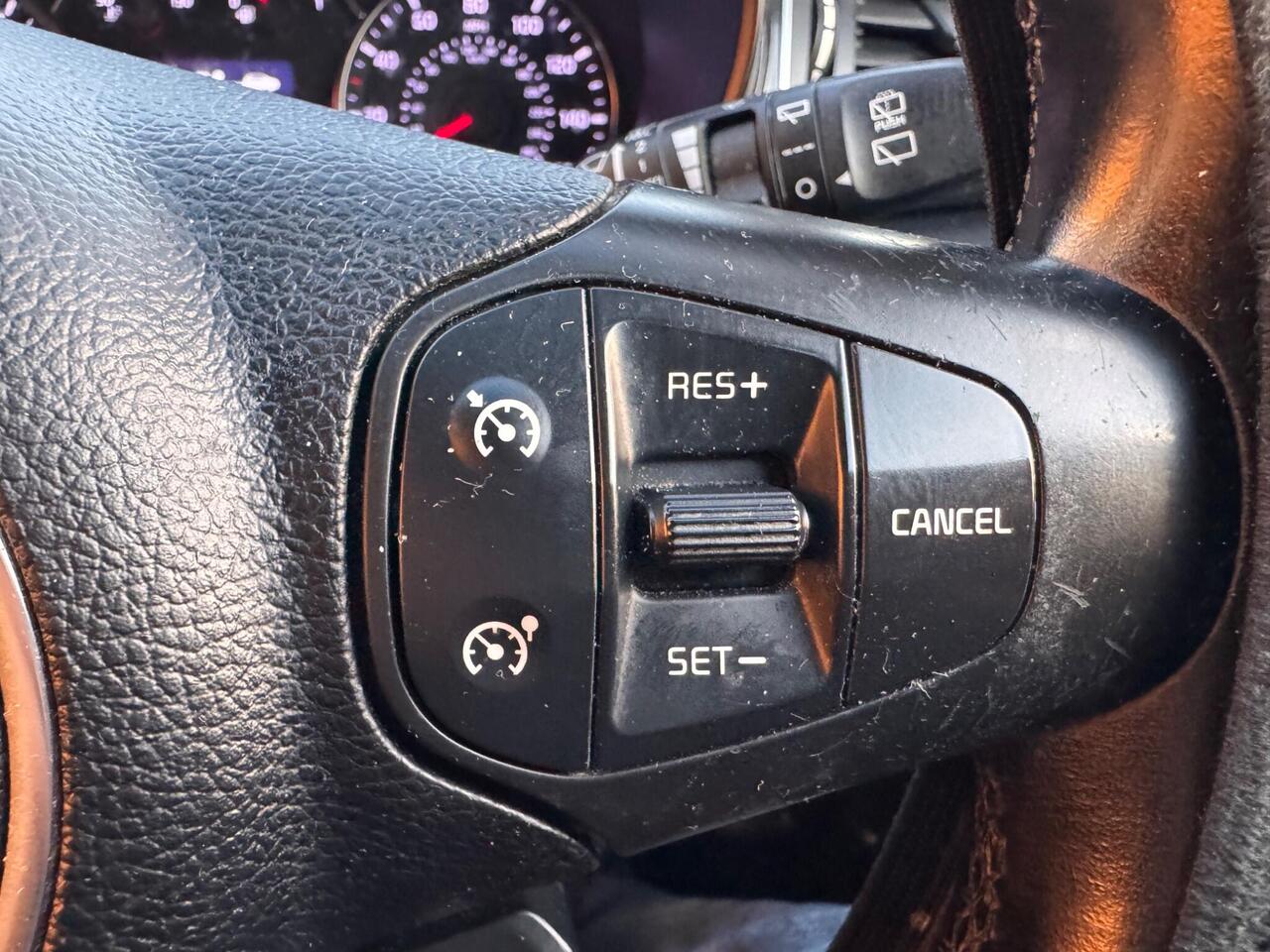 Used Kia Carens 2013 for sale - 76318698: Photo 45