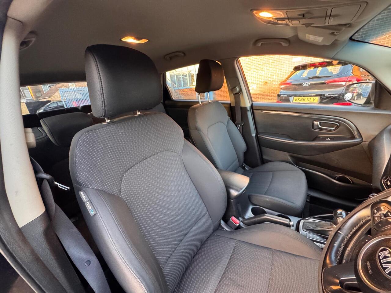 Used Kia Carens 2013 for sale - 76318698: Photo 46