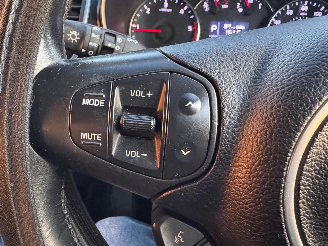 Used Kia Carens 2013 for sale - 76318698: Photo 47
