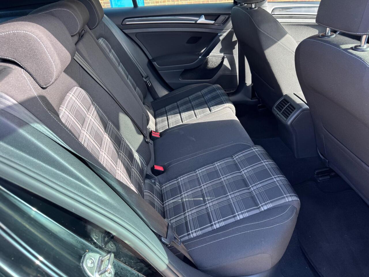 Used Volkswagen Golf 2015 for sale - 78011757: Photo 22