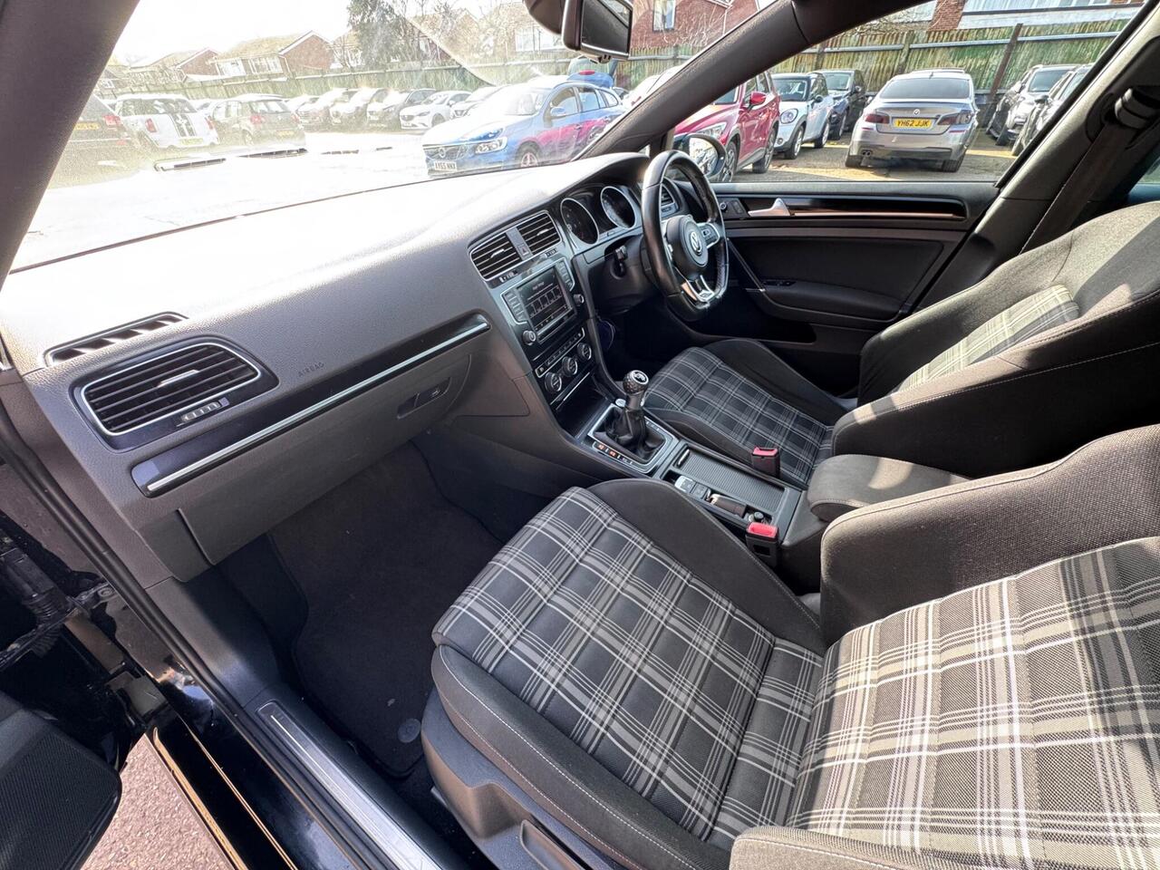 Used Volkswagen Golf 2015 for sale - 78011757: Photo 31