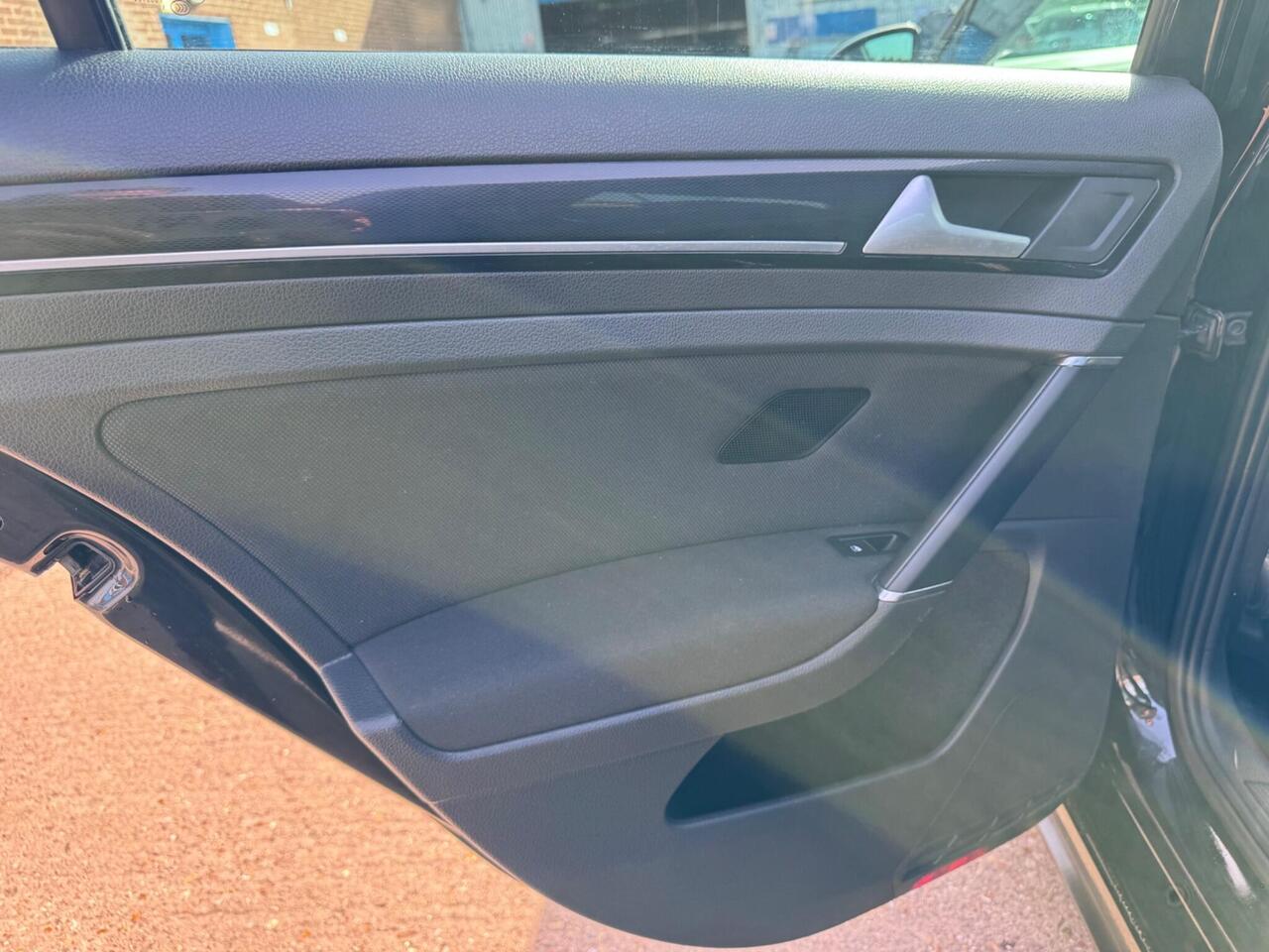 Used Volkswagen Golf 2015 for sale - 78011757: Photo 36