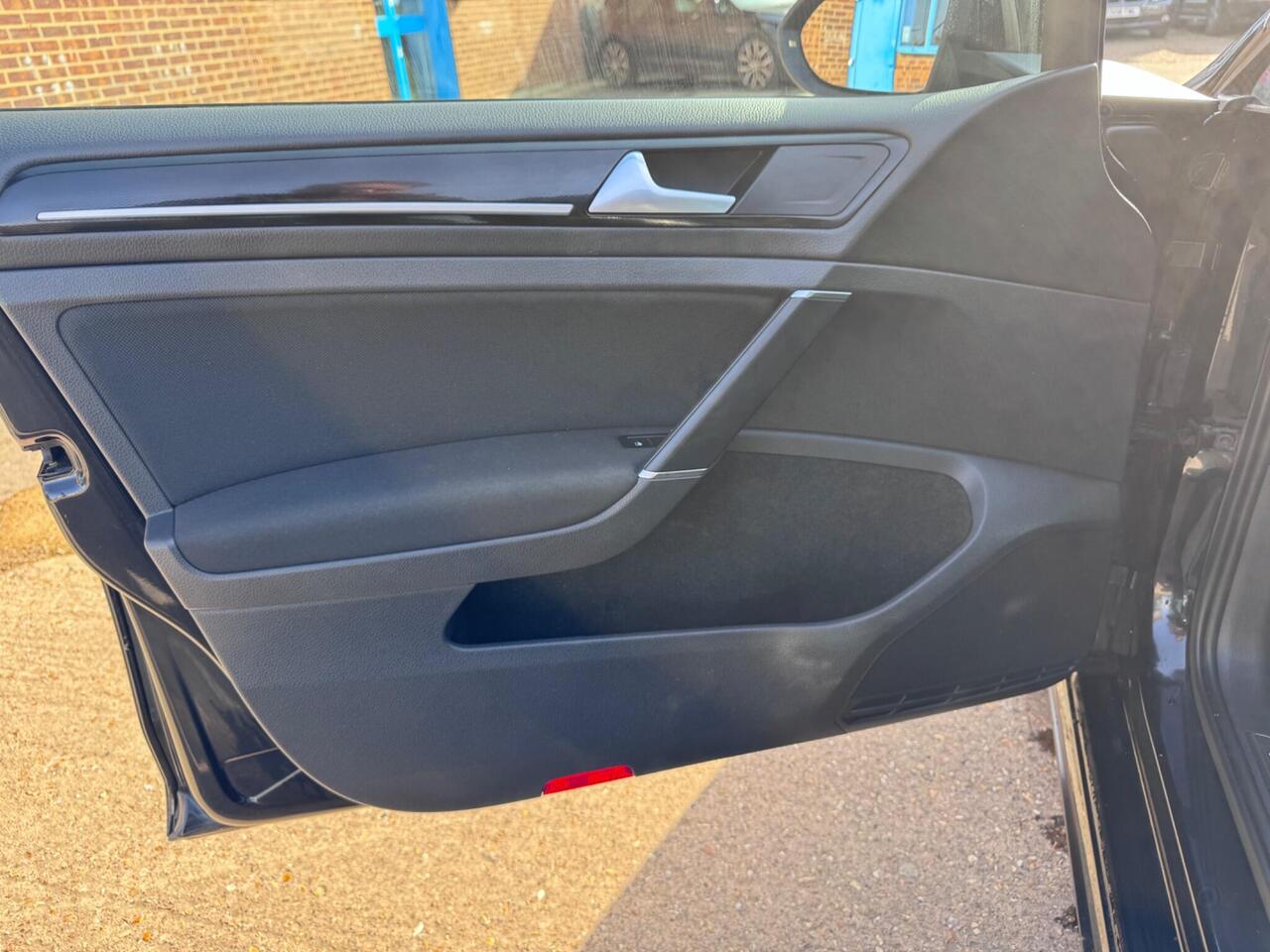 Used Volkswagen Golf 2015 for sale - 78011757: Photo 42