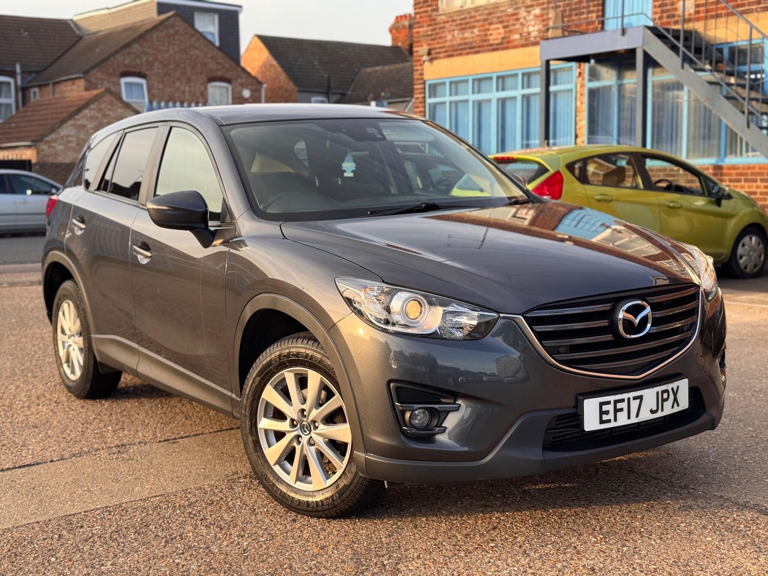 Used Mazda CX-5 2017 for sale - 76100728: Photo 2