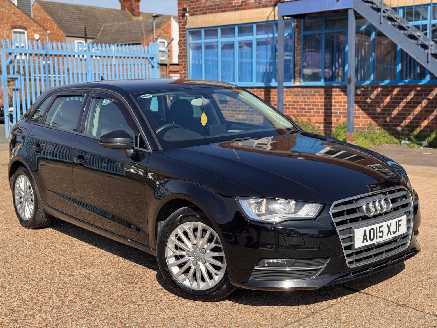 Used Audi A3 2015 for sale - 76100729: Photo 2