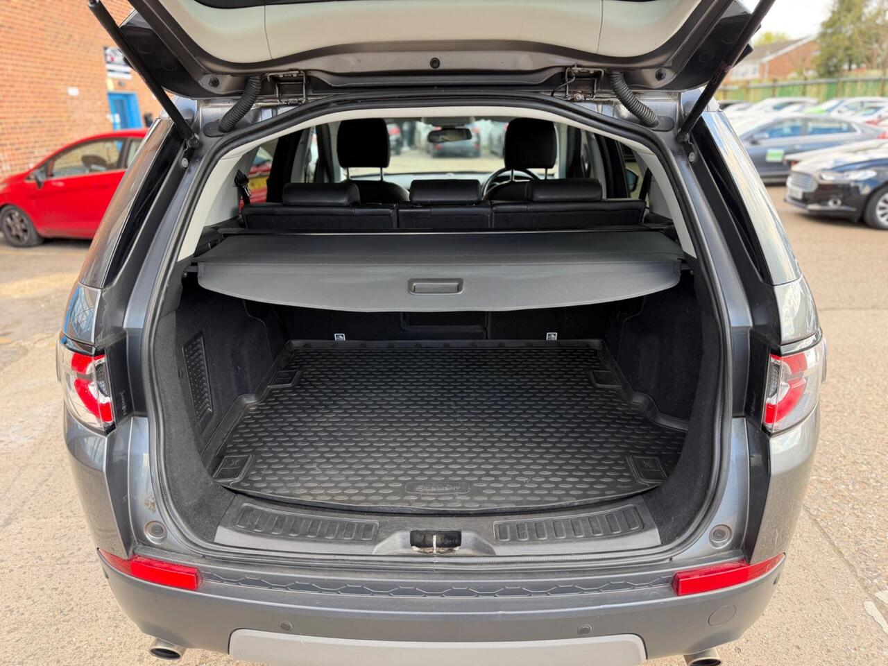 Used Land Rover Discovery Sport 2018 for sale - 78087738: Photo 15