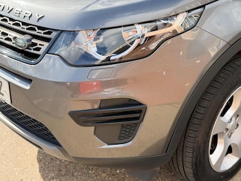 Used Land Rover Discovery Sport 2018 for sale - 78087738: Photo