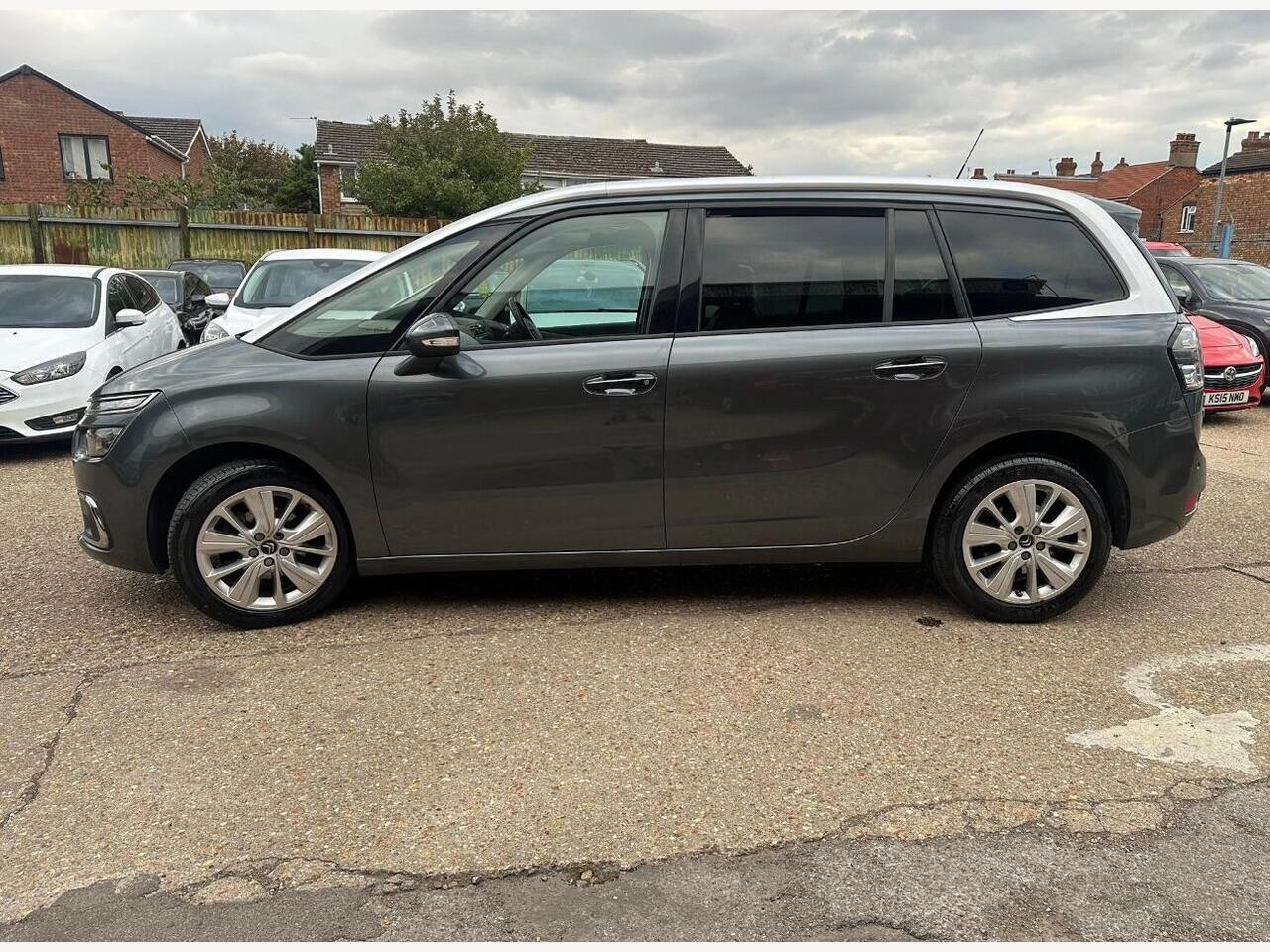 Used Citroen C4 Grand Picasso 2017 for sale - 76389767: Photo 2