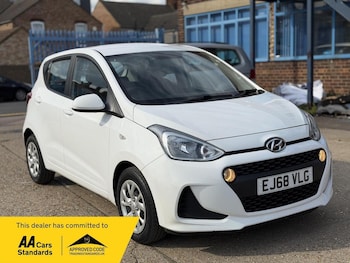Used Hyundai i10 2018 for sale - 79035023: Photo