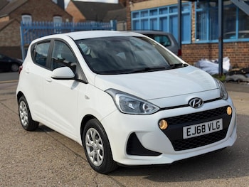 Used Hyundai i10 2018 for sale - 79035023: Photo
