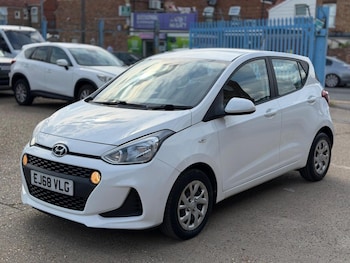 Used Hyundai i10 2018 for sale - 79035023: Photo