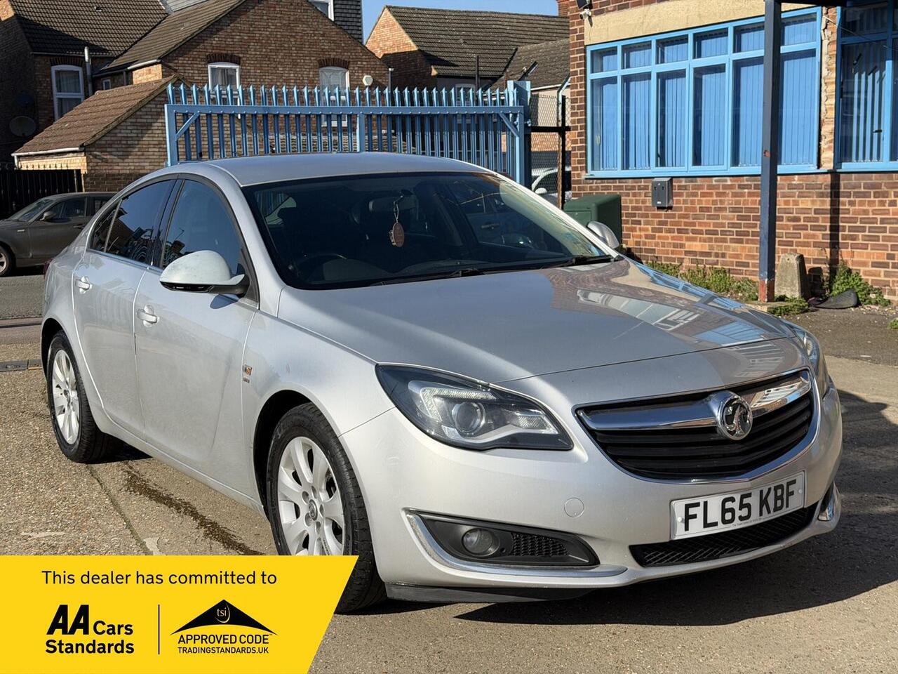 Used Vauxhall Insignia 2015 for sale - 78011751: Photo 1