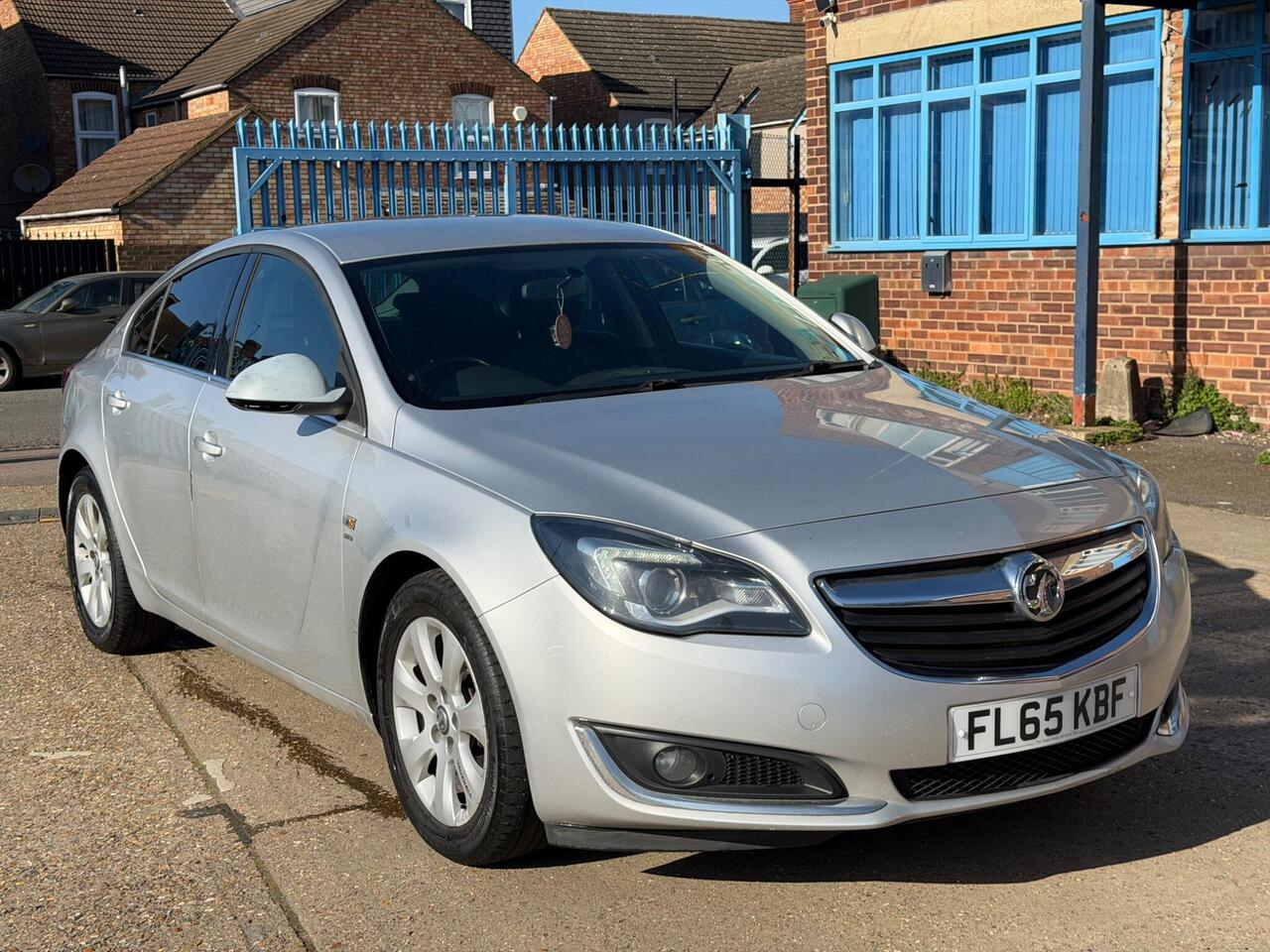 Used Vauxhall Insignia 2015 for sale - 78011751: Photo 2