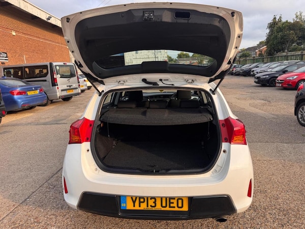 Used Toyota Auris 2013 for sale - 75672307: Photo 11