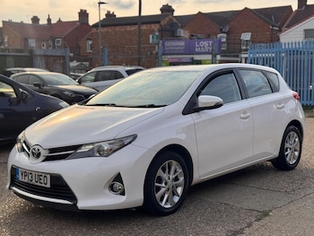Used Toyota Auris 2013 for sale - 75672307: Photo