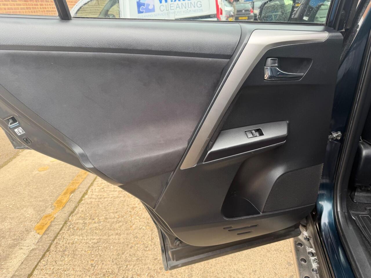 Used Toyota RAV4 2017 for sale - 78035654: Photo 40