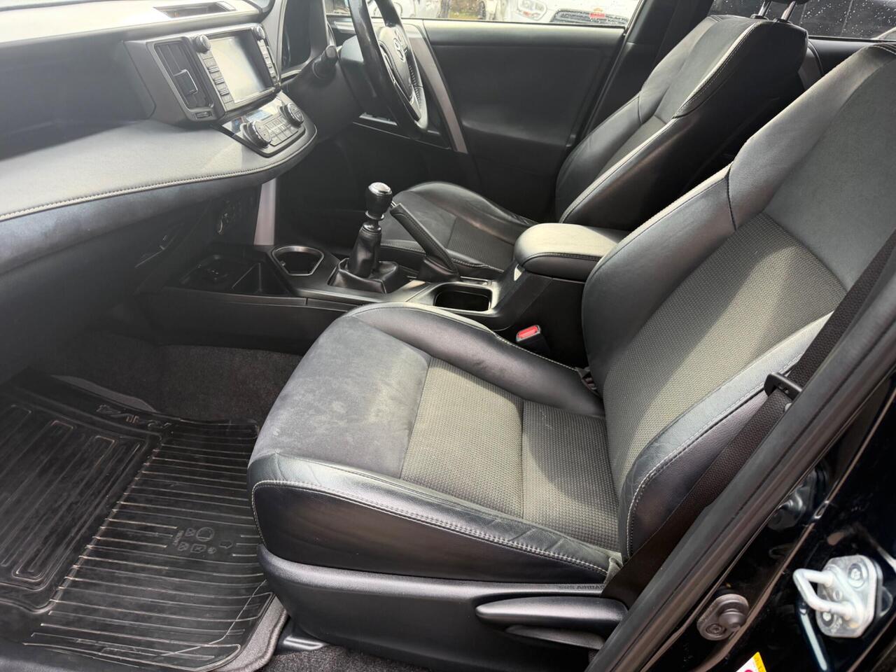 Used Toyota RAV4 2017 for sale - 78035654: Photo 42