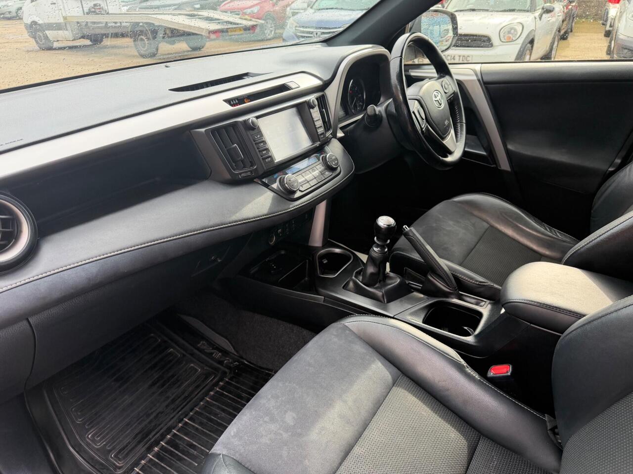 Used Toyota RAV4 2017 for sale - 78035654: Photo 44