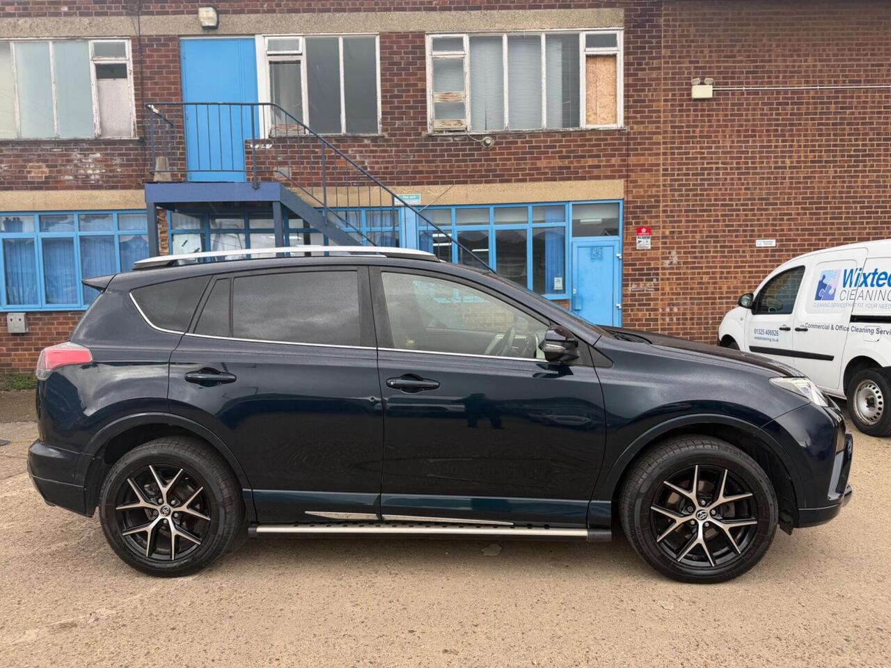 Used Toyota RAV4 2017 for sale - 78035654: Photo 7